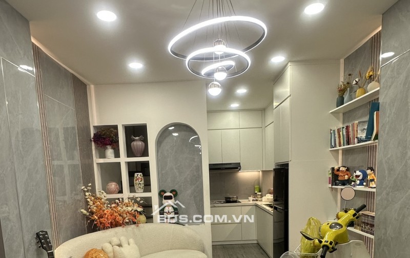 Nhà Đẹp Ở ngay, 4 Tầng đường Lý Chính Thắng, Quận 3 DTCN trên sổ 21m2, 3PN. Chỉ Nhỉnh 4 tỷ